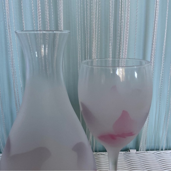 Chevrier Pettigrew Decorative Frosted Pastel Floral Glass and Jug Set - Picture 7 of 17